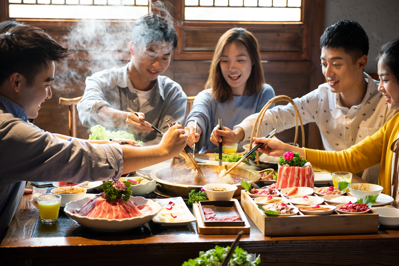 郑州堂食探访：火锅店生意火爆，最高排到200号！