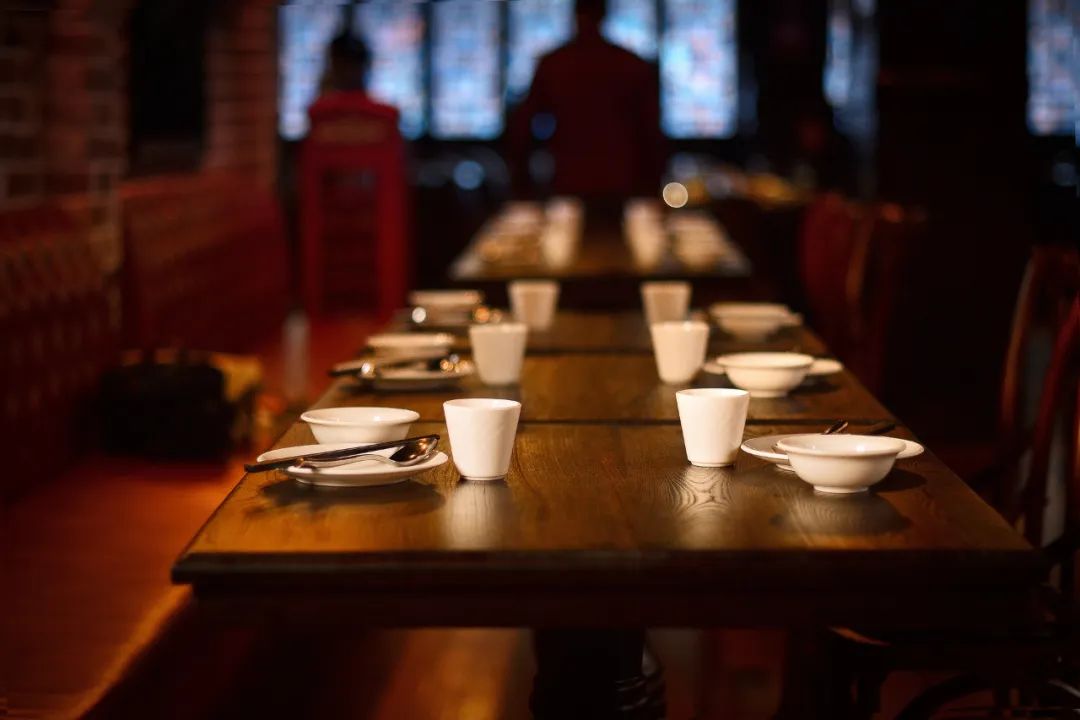 听劝，不要轻易碰餐饮！