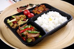 北京多家餐饮门店外卖吃出蟑螂遭索赔，真相竟