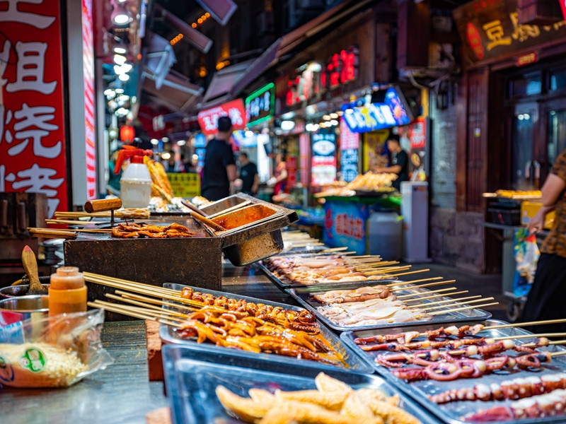 从夜经济到夜间餐厅，为啥说只在晚上营业的夜餐厅很值得研究？