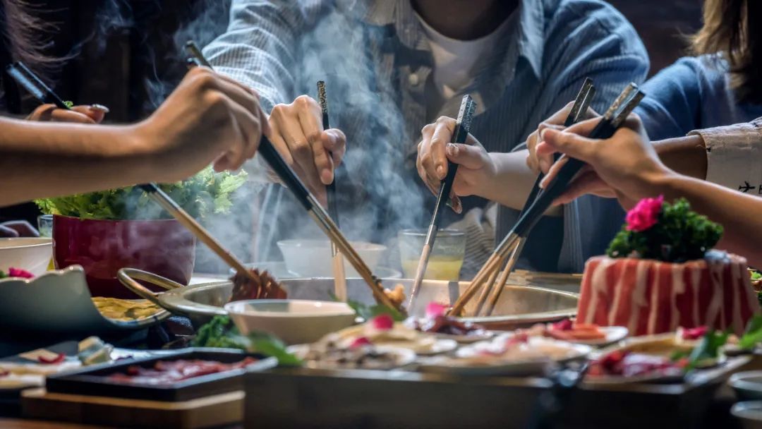 中秋小长假多地餐饮消费回暖；饿了么将“小份餐”纳入用户碳账户