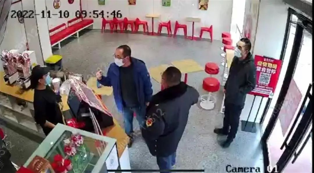奶茶店先说“欢迎”后说“扫码”被勒令关门？莫让餐饮人寒了心