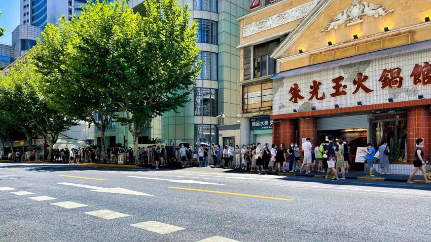 开店3年，年年当排队王！朱光玉为何总能拿捏吃货们？