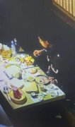 吃出异物200多次、拔体毛放进火锅索要赔偿，餐