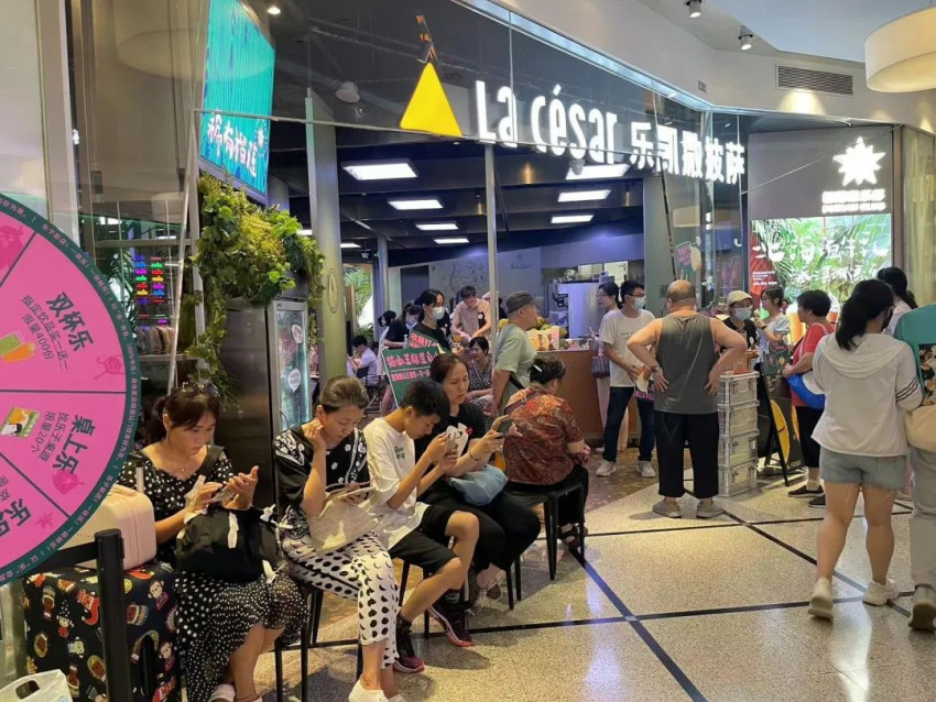 放加盟、开小店、冲万店......比萨市场上演规模争夺战！